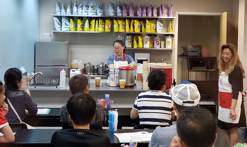 茶寶公司珍珠奶茶培訓班會教導煮珍珠及泡茶